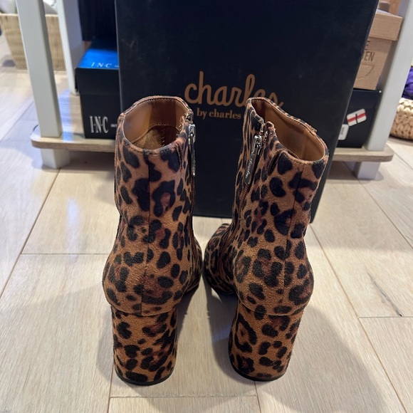 Charles David‎ Virgil Calf Hair Leopard Print - Picture 6 of 11
